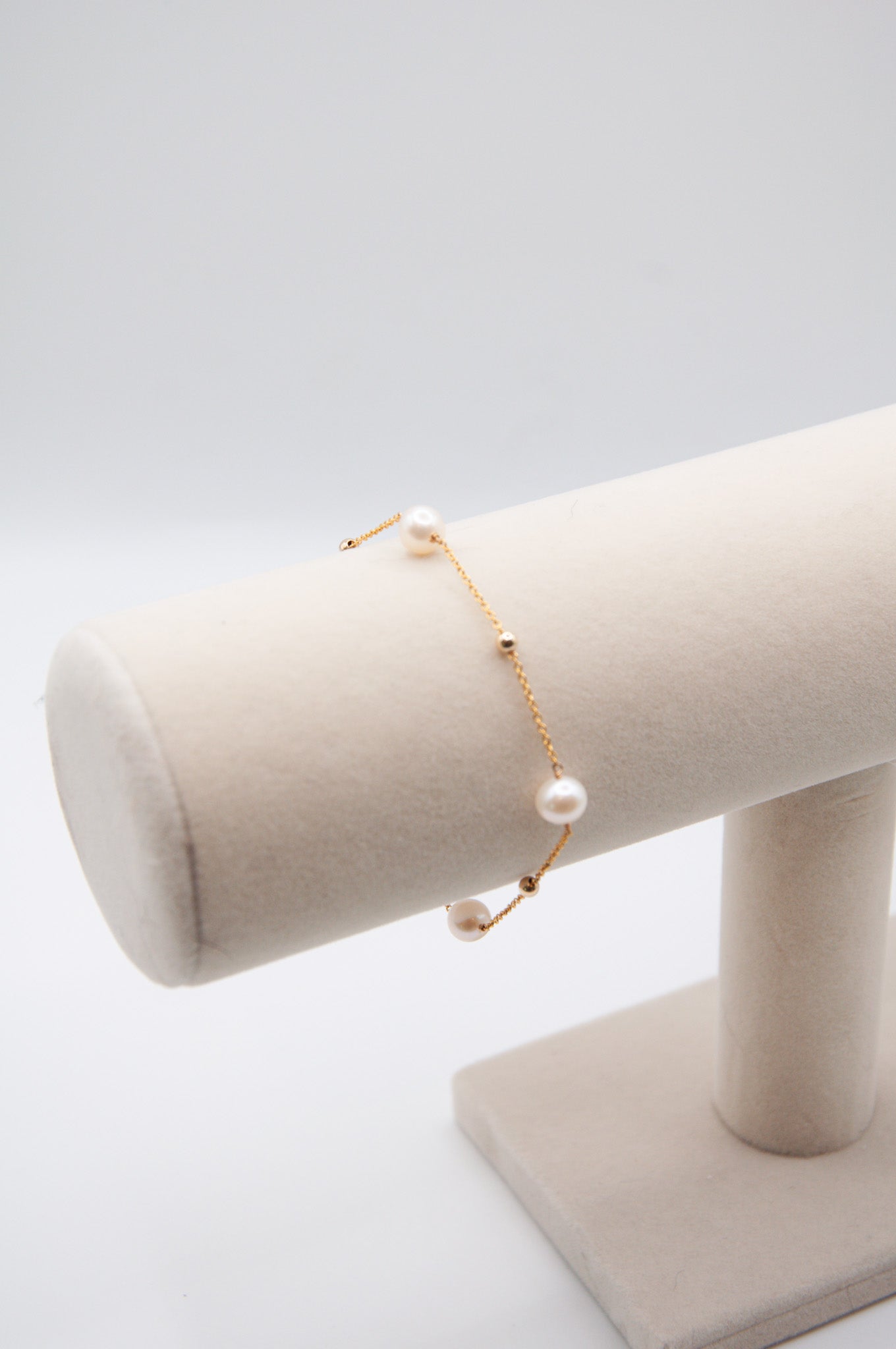 Fine Chain Bracelet w/ Cultured Freshwater Pearls & Gold Beads - 200