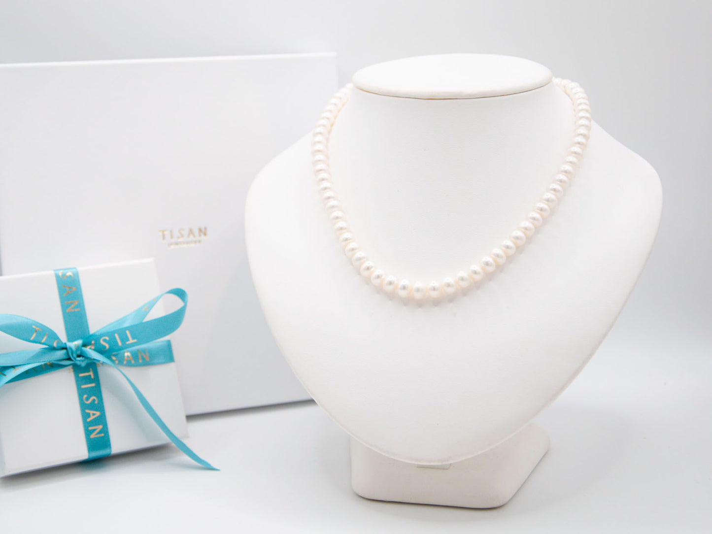 Button-Shaped Freshwater Pearl Necklace with Gold Plate Toggle Clasp - 125