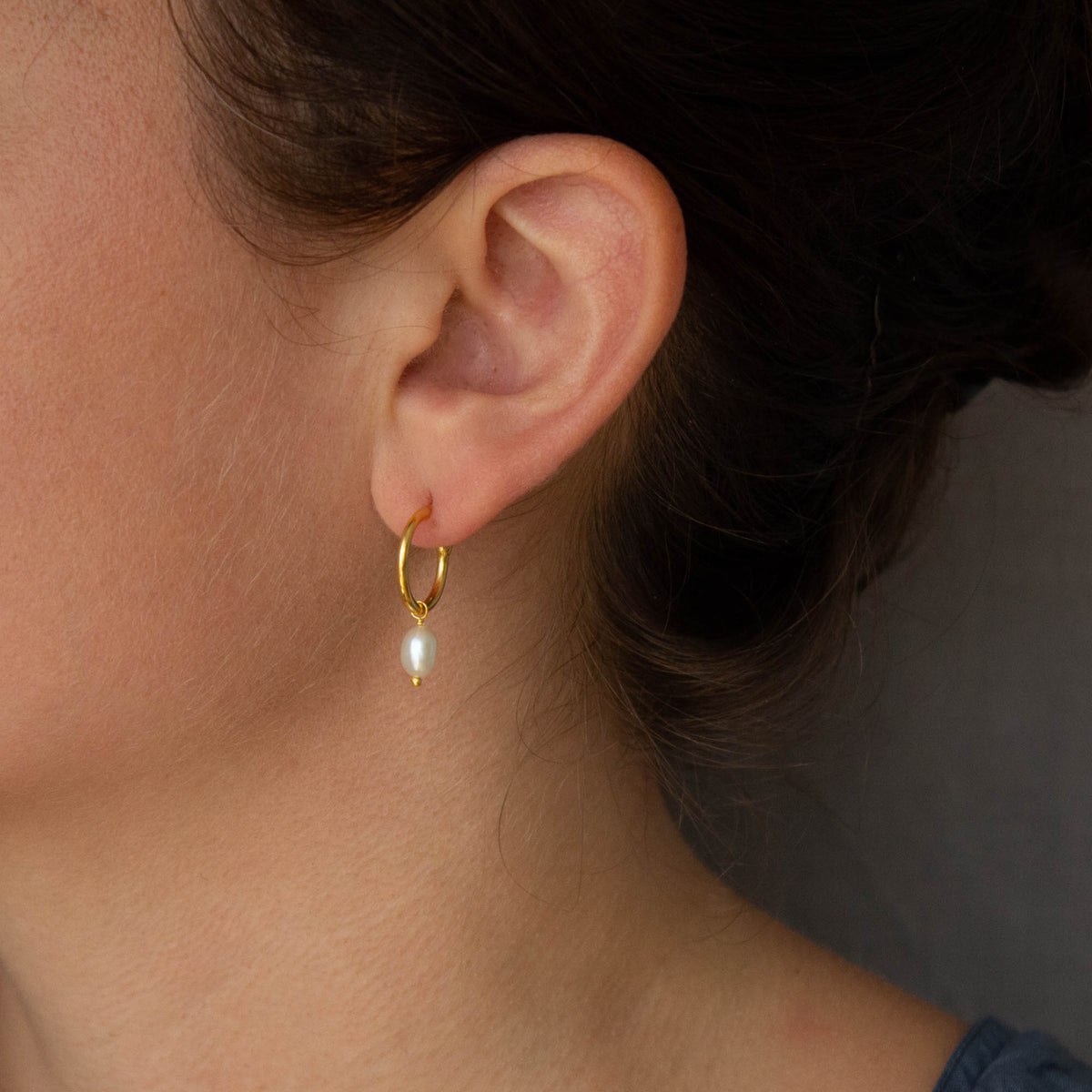 Simple Stud Hoops w/ Pearl - 162
